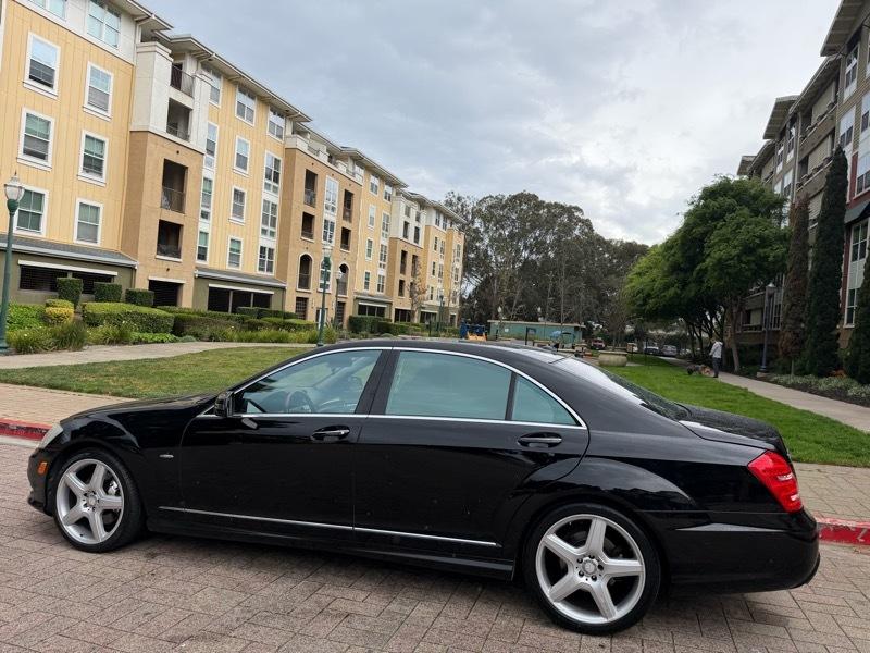 Mercedes-Benz S-Class S550 2012