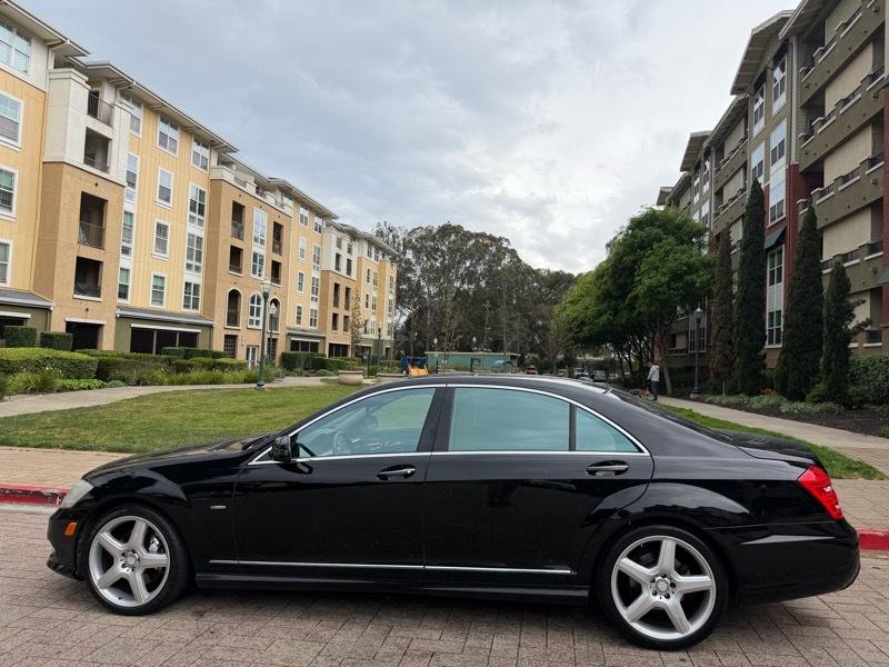 Mercedes-Benz S-Class S550 2012