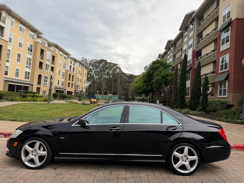 Mercedes-Benz S-Class S550 2012