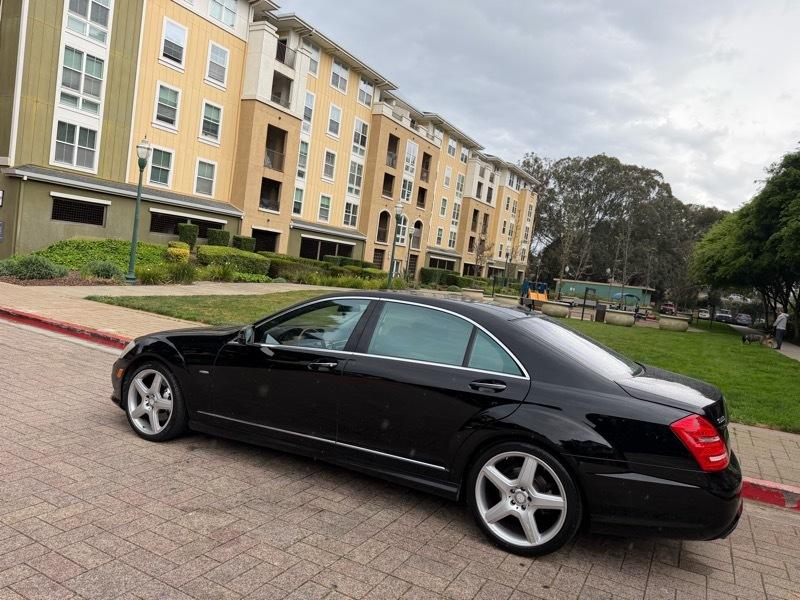 Mercedes-Benz S-Class S550 2012