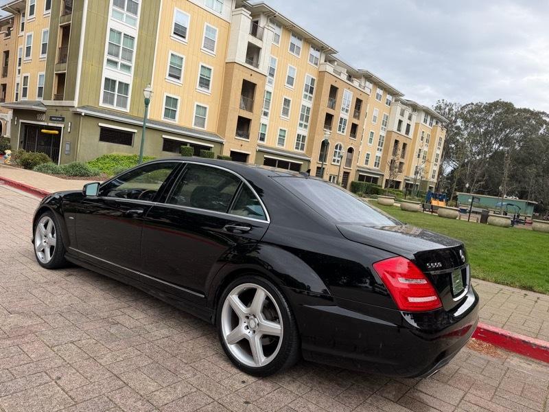 Mercedes-Benz S-Class S550 2012