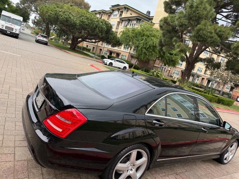 Mercedes-Benz S-Class S550 2012