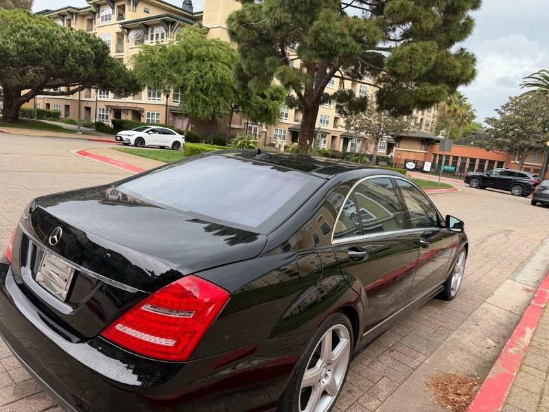 Mercedes-Benz S-Class S550 2012