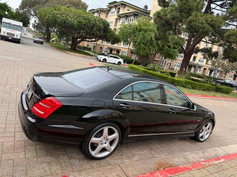 Mercedes-Benz S-Class S550 2012