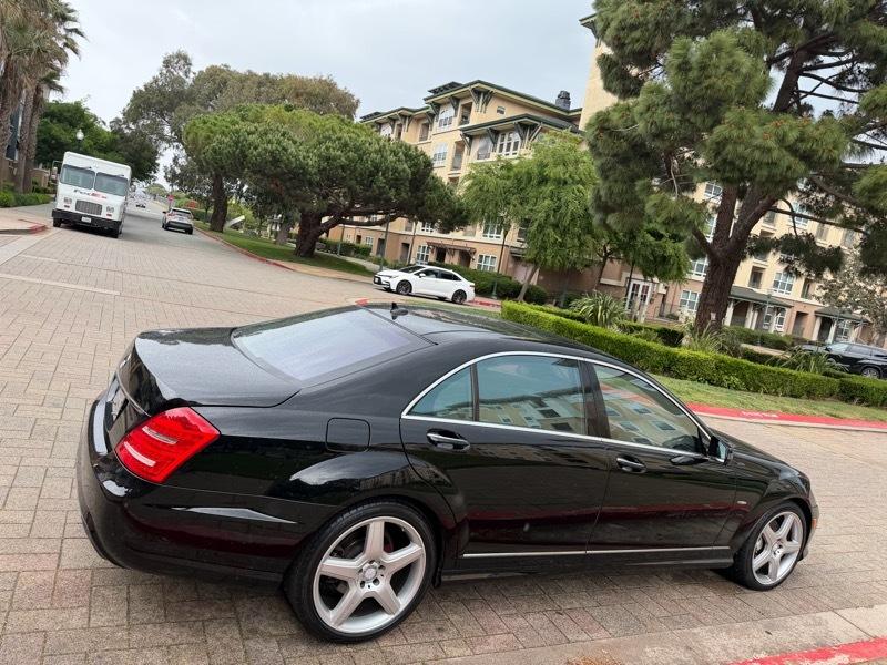 Mercedes-Benz S-Class S550 2012