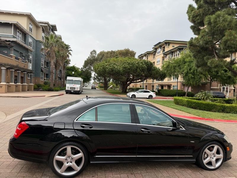 Mercedes-Benz S-Class S550 2012