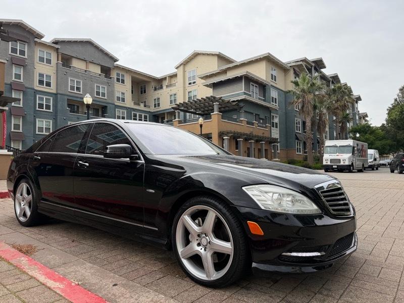 Mercedes-Benz S-Class S550 2012