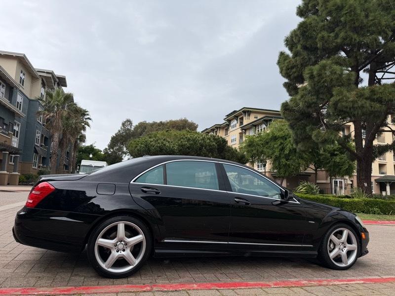 Mercedes-Benz S-Class S550 2012
