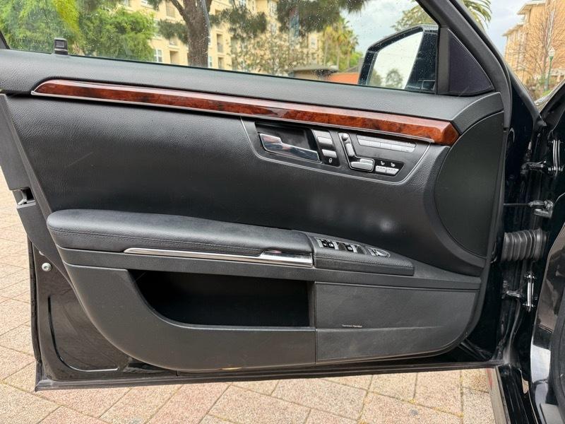 Mercedes-Benz S-Class S550 2012