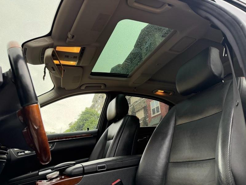 Mercedes-Benz S-Class S550 2012