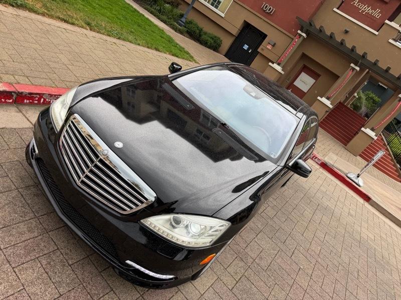 Mercedes-Benz S-Class S550 2012