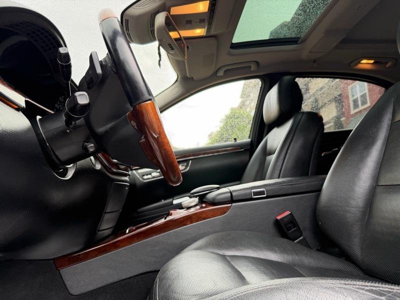 Mercedes-Benz S-Class S550 2012