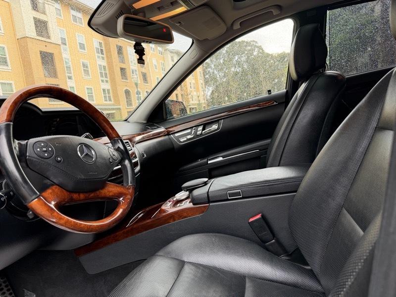 Mercedes-Benz S-Class S550 2012