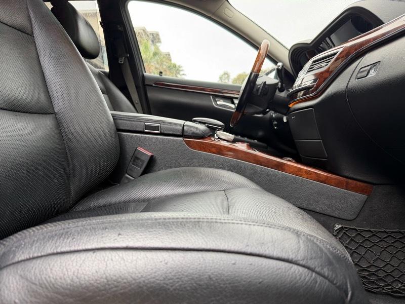 Mercedes-Benz S-Class S550 2012