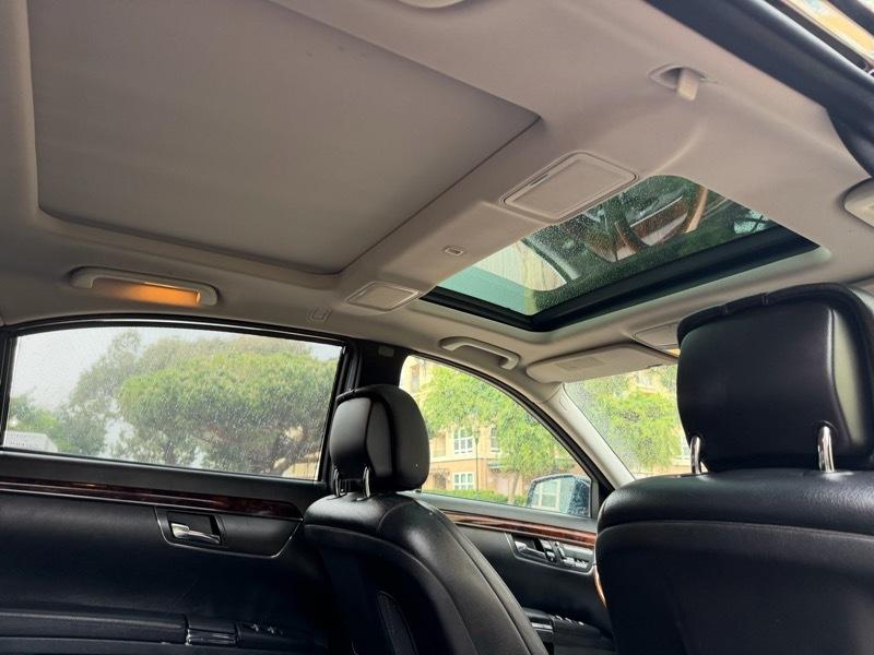 Mercedes-Benz S-Class S550 2012