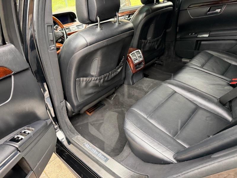 Mercedes-Benz S-Class S550 2012