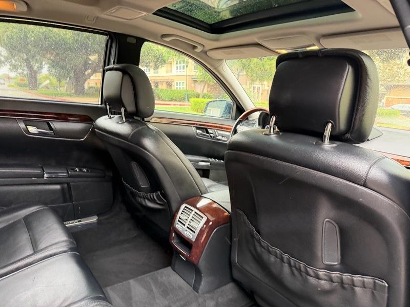 Mercedes-Benz S-Class S550 2012