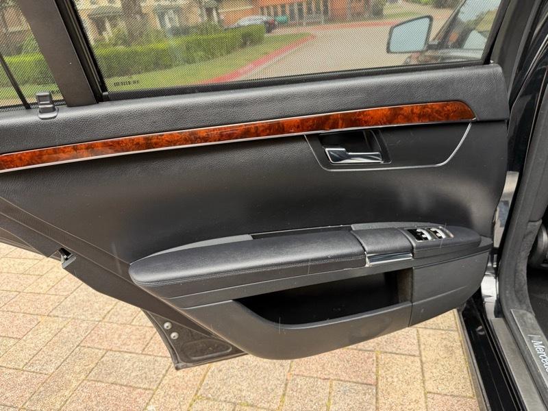 Mercedes-Benz S-Class S550 2012