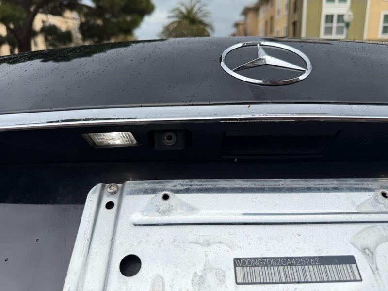 Mercedes-Benz S-Class S550 2012