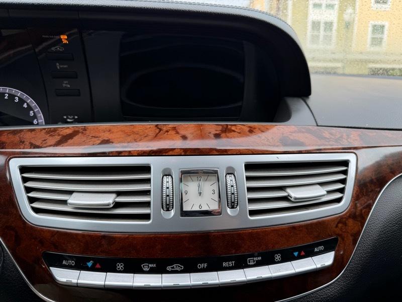 Mercedes-Benz S-Class S550 2012