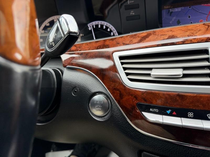 Mercedes-Benz S-Class S550 2012