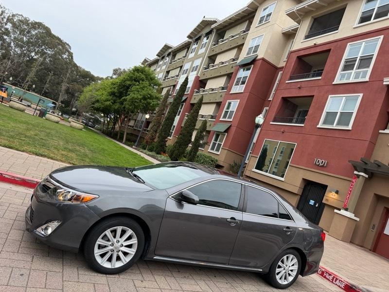 Toyota Camry XLE V6 2014