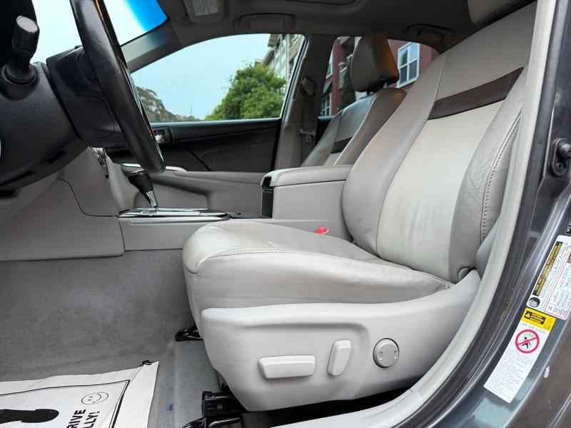 Toyota Camry XLE V6 2014