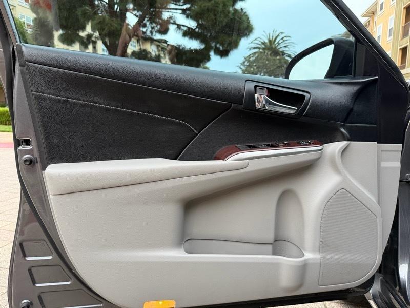 Toyota Camry XLE V6 2014