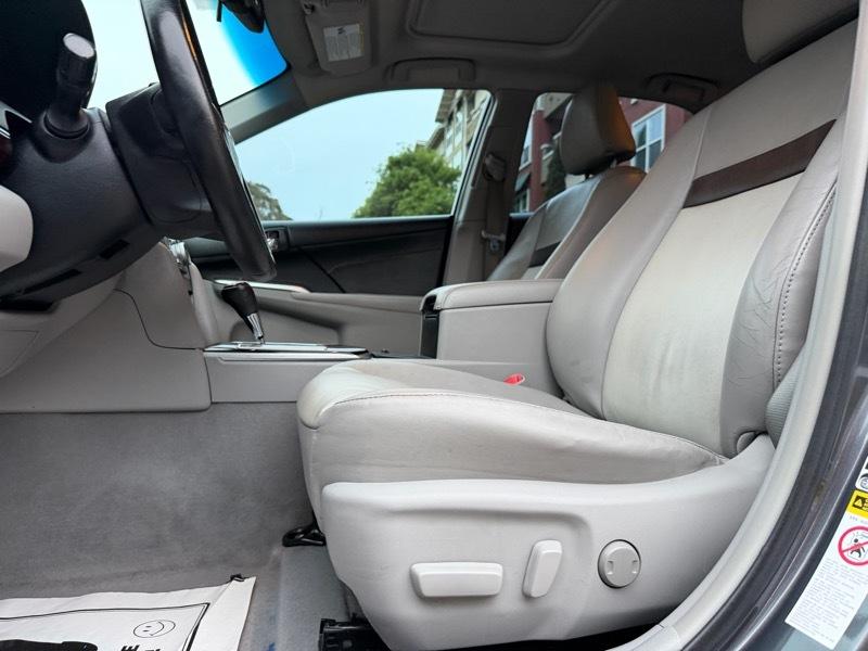 Toyota Camry XLE V6 2014