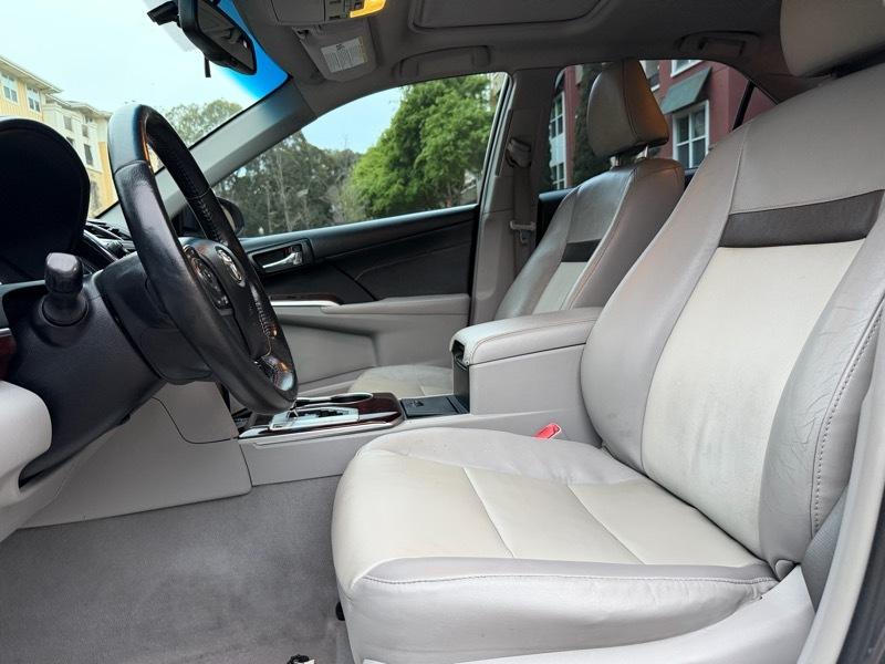 Toyota Camry XLE V6 2014