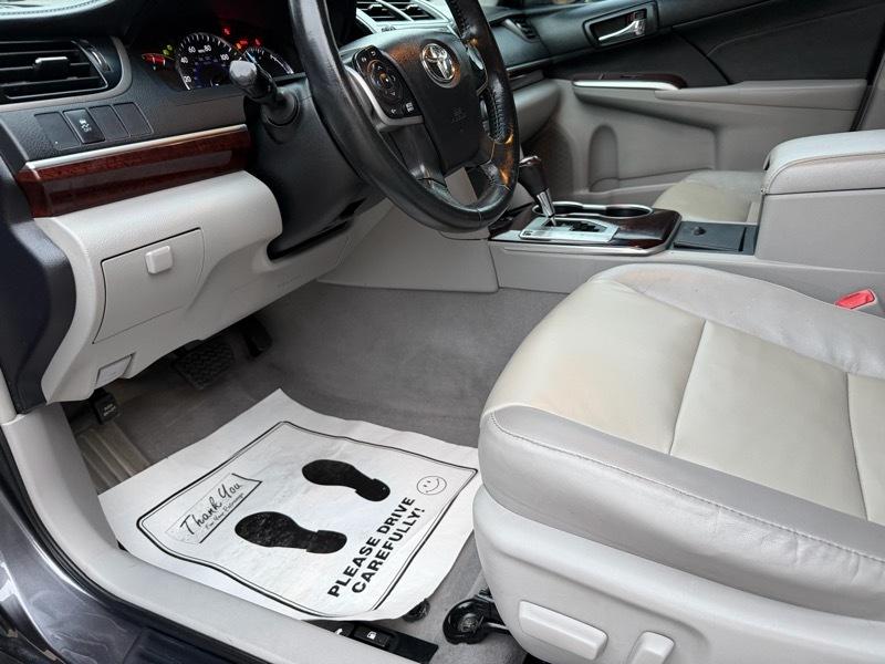 Toyota Camry XLE V6 2014