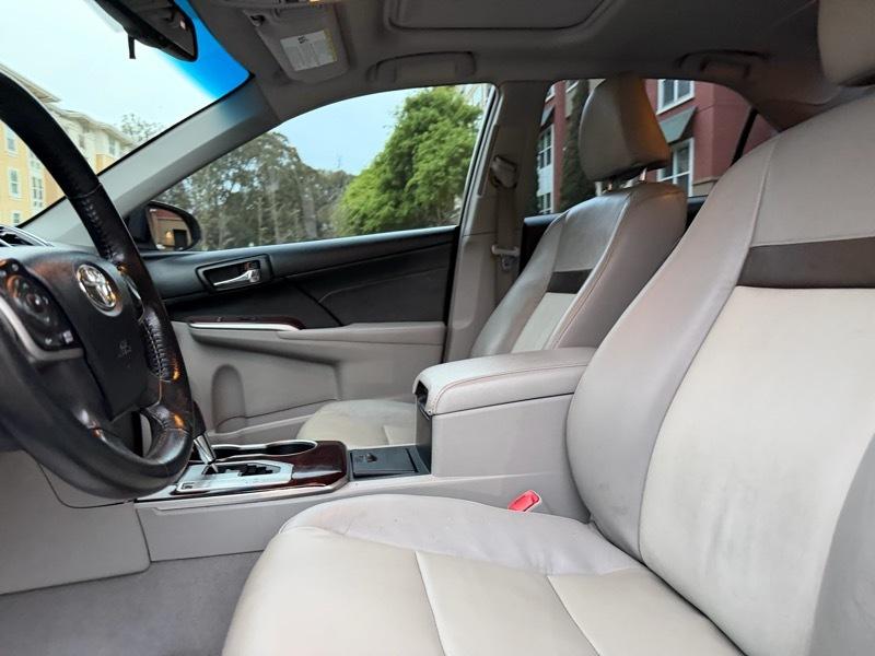 Toyota Camry XLE V6 2014