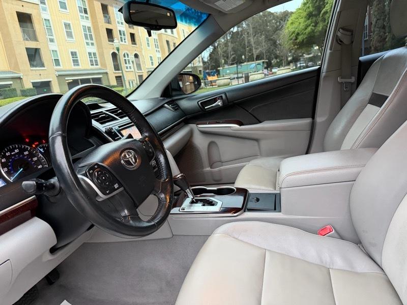 Toyota Camry XLE V6 2014