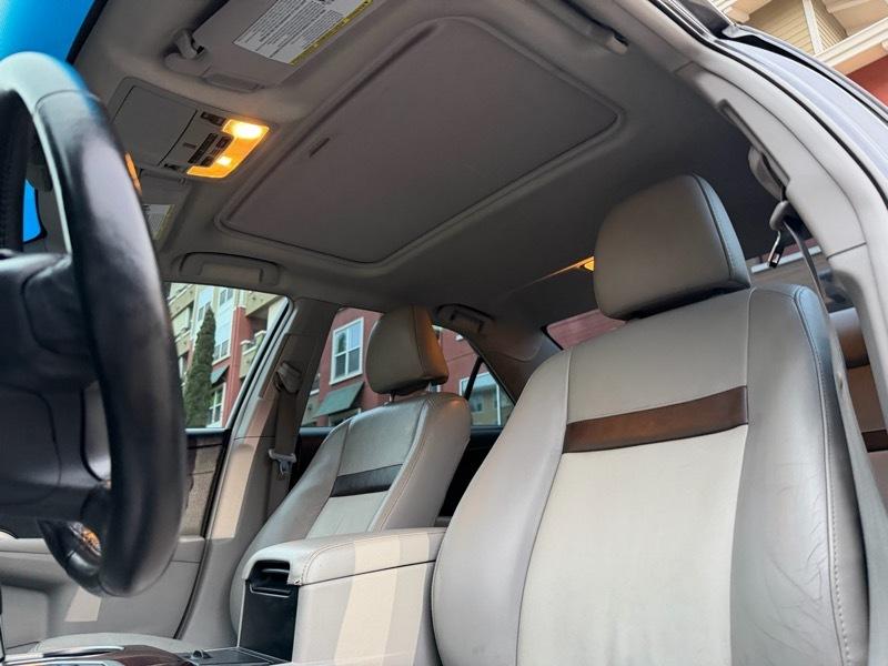 Toyota Camry XLE V6 2014