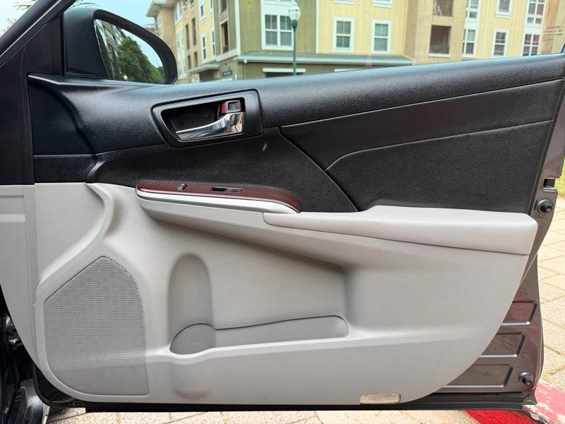 Toyota Camry XLE V6 2014