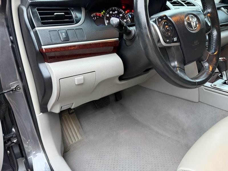 Toyota Camry XLE V6 2014