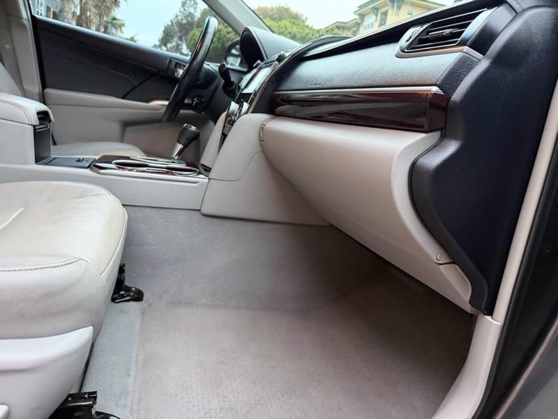 Toyota Camry XLE V6 2014