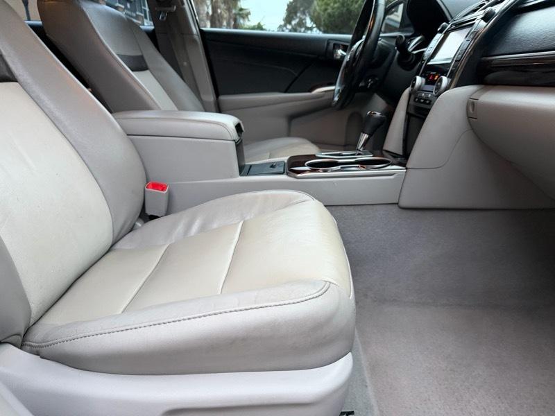 Toyota Camry XLE V6 2014