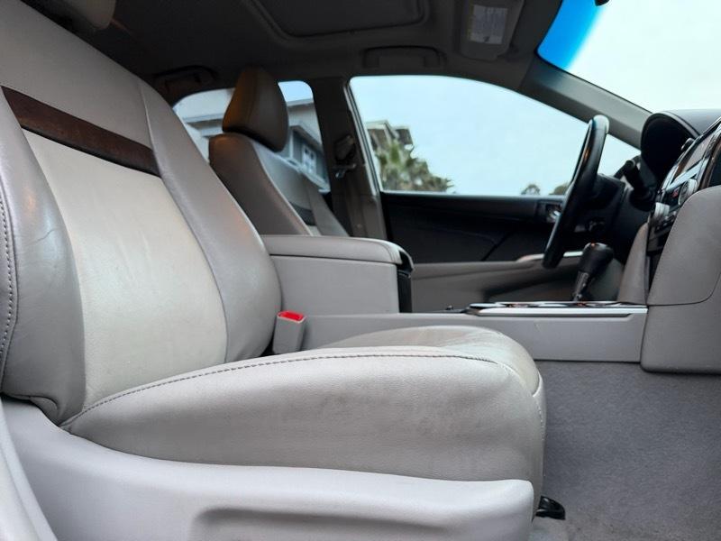 Toyota Camry XLE V6 2014