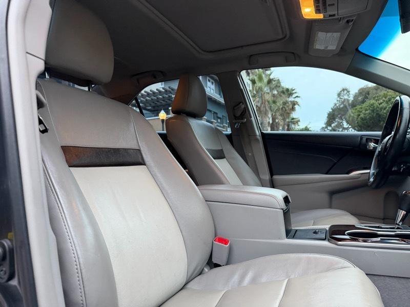 Toyota Camry XLE V6 2014