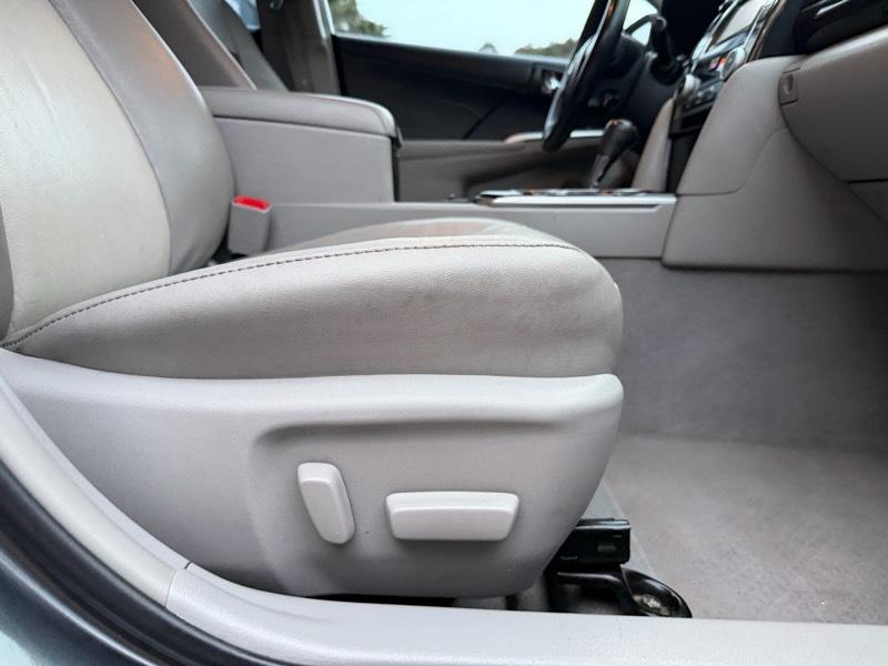 Toyota Camry XLE V6 2014