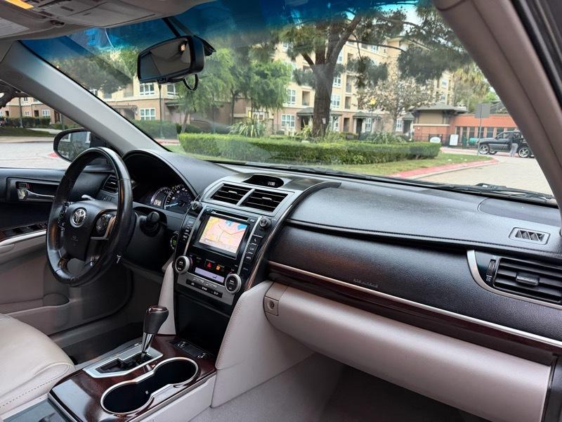 Toyota Camry XLE V6 2014