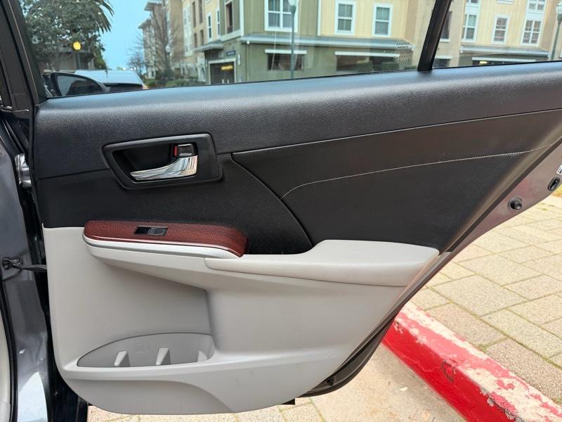 Toyota Camry XLE V6 2014