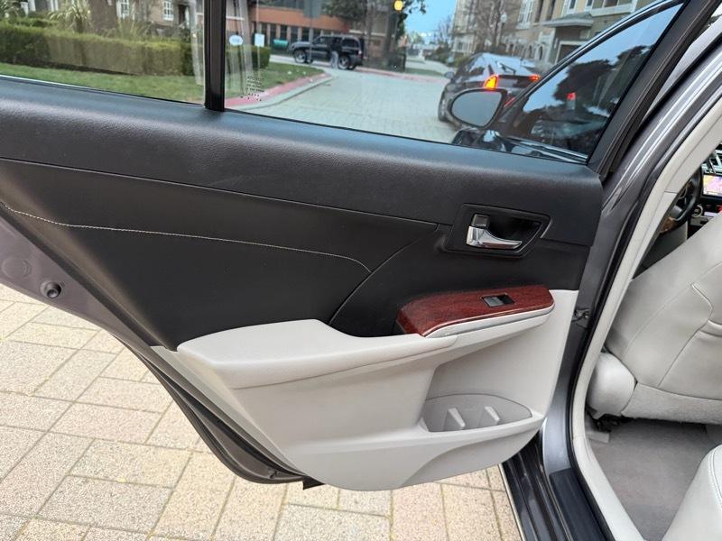 Toyota Camry XLE V6 2014