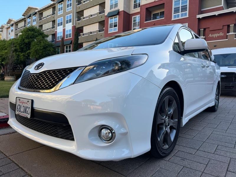 Toyota Sienna SE FWD 8-Passenger V6 2015
