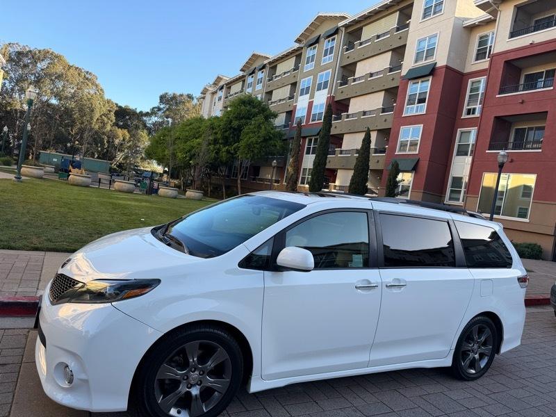 Toyota Sienna SE FWD 8-Passenger V6 2015