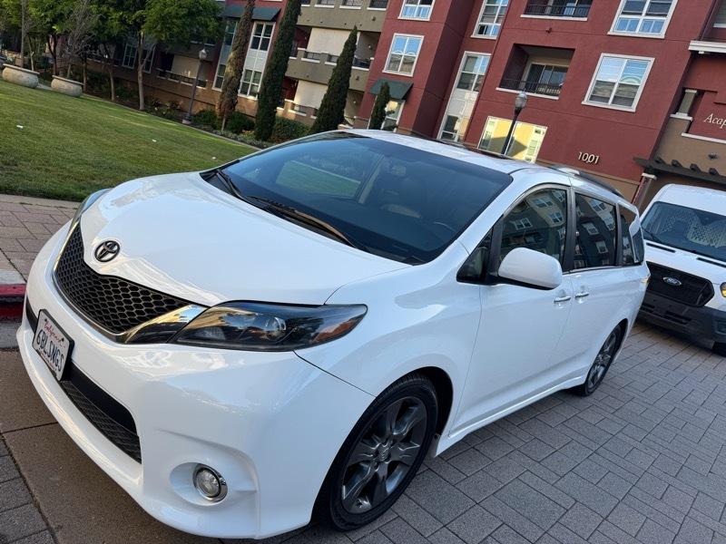 Toyota Sienna SE FWD 8-Passenger V6 2015