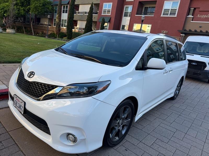 Toyota Sienna SE FWD 8-Passenger V6 2015