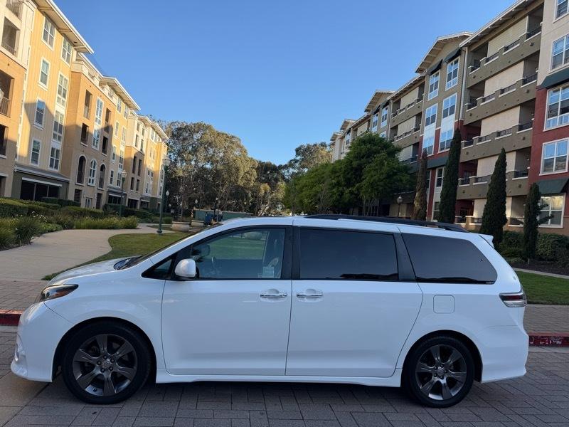 Toyota Sienna SE FWD 8-Passenger V6 2015