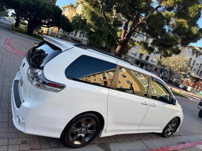 Toyota Sienna SE FWD 8-Passenger V6 2015